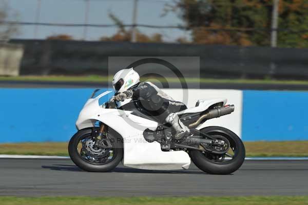 Motorcycle action photographs;donington;donington park leicestershire;donington photographs;event digital images;eventdigitalimages;no limits trackday;peter wileman photography;trackday;trackday digital images;trackday photos