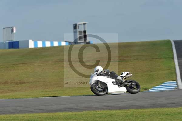 Motorcycle action photographs;donington;donington park leicestershire;donington photographs;event digital images;eventdigitalimages;no limits trackday;peter wileman photography;trackday;trackday digital images;trackday photos