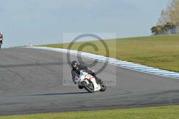 Motorcycle action photographs;donington;donington park leicestershire;donington photographs;event digital images;eventdigitalimages;no limits trackday;peter wileman photography;trackday;trackday digital images;trackday photos