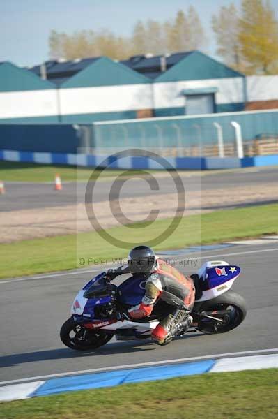Motorcycle action photographs;donington;donington park leicestershire;donington photographs;event digital images;eventdigitalimages;no limits trackday;peter wileman photography;trackday;trackday digital images;trackday photos