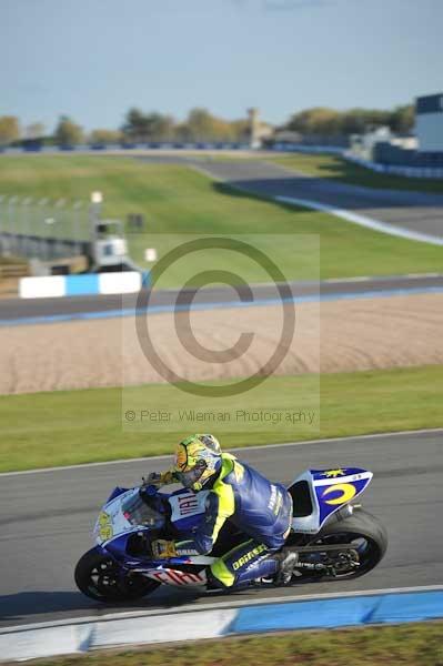 Motorcycle action photographs;donington;donington park leicestershire;donington photographs;event digital images;eventdigitalimages;no limits trackday;peter wileman photography;trackday;trackday digital images;trackday photos