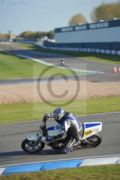 Motorcycle action photographs;donington;donington park leicestershire;donington photographs;event digital images;eventdigitalimages;no limits trackday;peter wileman photography;trackday;trackday digital images;trackday photos
