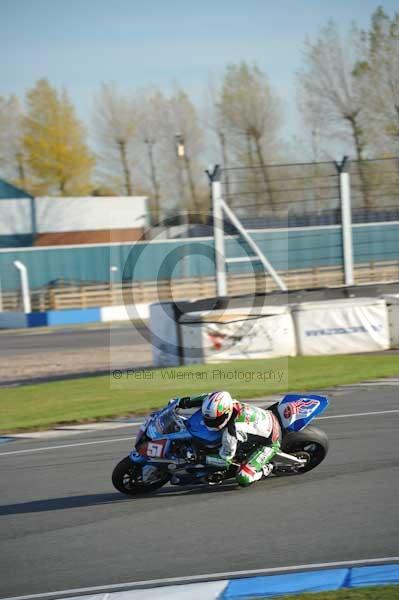 Motorcycle action photographs;donington;donington park leicestershire;donington photographs;event digital images;eventdigitalimages;no limits trackday;peter wileman photography;trackday;trackday digital images;trackday photos