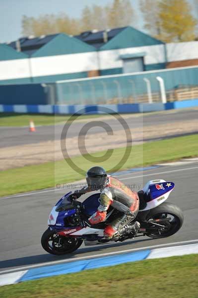 Motorcycle action photographs;donington;donington park leicestershire;donington photographs;event digital images;eventdigitalimages;no limits trackday;peter wileman photography;trackday;trackday digital images;trackday photos