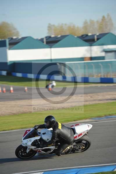Motorcycle action photographs;donington;donington park leicestershire;donington photographs;event digital images;eventdigitalimages;no limits trackday;peter wileman photography;trackday;trackday digital images;trackday photos