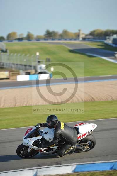 Motorcycle action photographs;donington;donington park leicestershire;donington photographs;event digital images;eventdigitalimages;no limits trackday;peter wileman photography;trackday;trackday digital images;trackday photos