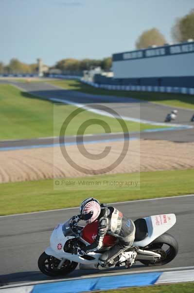 Motorcycle action photographs;donington;donington park leicestershire;donington photographs;event digital images;eventdigitalimages;no limits trackday;peter wileman photography;trackday;trackday digital images;trackday photos
