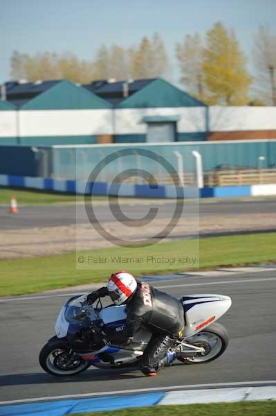 Motorcycle action photographs;donington;donington park leicestershire;donington photographs;event digital images;eventdigitalimages;no limits trackday;peter wileman photography;trackday;trackday digital images;trackday photos