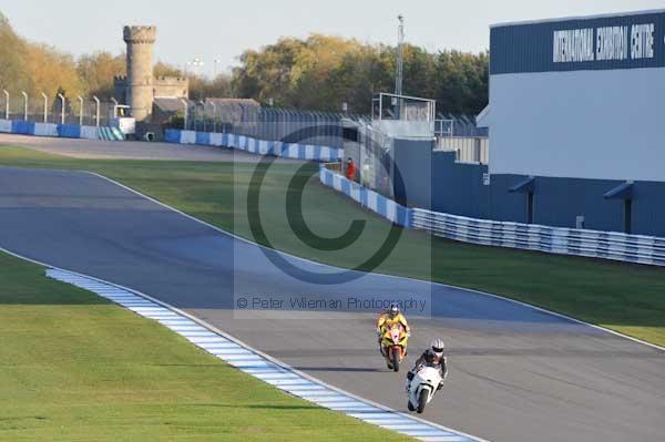 Motorcycle action photographs;donington;donington park leicestershire;donington photographs;event digital images;eventdigitalimages;no limits trackday;peter wileman photography;trackday;trackday digital images;trackday photos