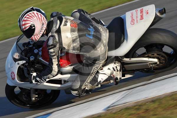 Motorcycle action photographs;donington;donington park leicestershire;donington photographs;event digital images;eventdigitalimages;no limits trackday;peter wileman photography;trackday;trackday digital images;trackday photos