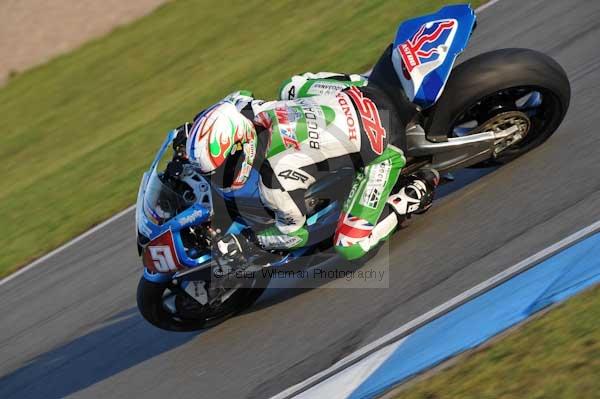 Motorcycle action photographs;donington;donington park leicestershire;donington photographs;event digital images;eventdigitalimages;no limits trackday;peter wileman photography;trackday;trackday digital images;trackday photos