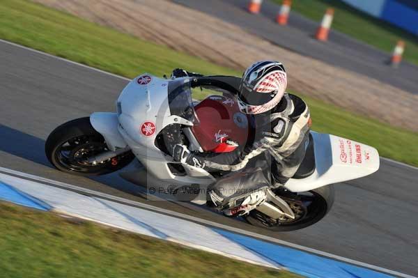 Motorcycle action photographs;donington;donington park leicestershire;donington photographs;event digital images;eventdigitalimages;no limits trackday;peter wileman photography;trackday;trackday digital images;trackday photos