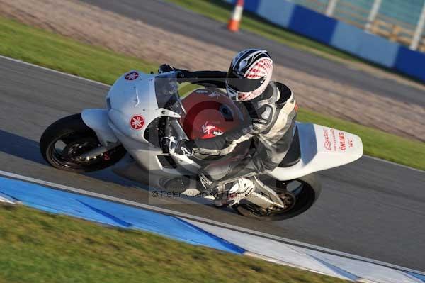 Motorcycle action photographs;donington;donington park leicestershire;donington photographs;event digital images;eventdigitalimages;no limits trackday;peter wileman photography;trackday;trackday digital images;trackday photos