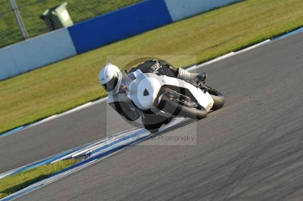 Motorcycle action photographs;donington;donington park leicestershire;donington photographs;event digital images;eventdigitalimages;no limits trackday;peter wileman photography;trackday;trackday digital images;trackday photos