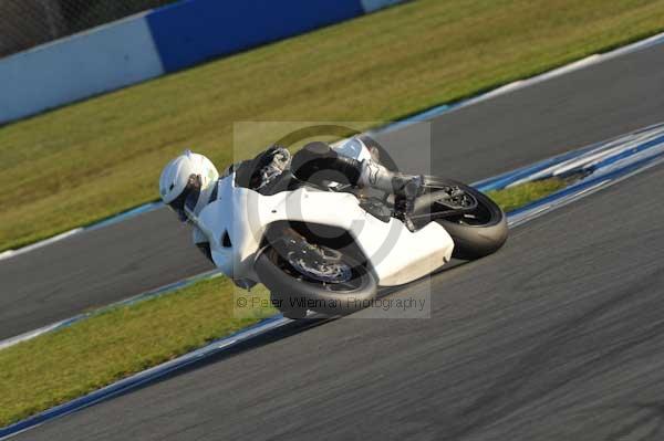 Motorcycle action photographs;donington;donington park leicestershire;donington photographs;event digital images;eventdigitalimages;no limits trackday;peter wileman photography;trackday;trackday digital images;trackday photos