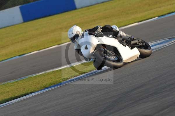Motorcycle action photographs;donington;donington park leicestershire;donington photographs;event digital images;eventdigitalimages;no limits trackday;peter wileman photography;trackday;trackday digital images;trackday photos