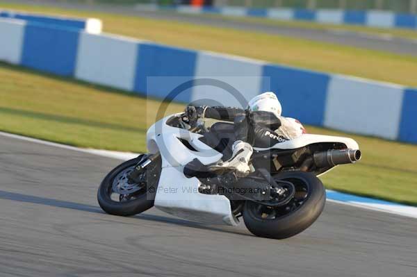 Motorcycle action photographs;donington;donington park leicestershire;donington photographs;event digital images;eventdigitalimages;no limits trackday;peter wileman photography;trackday;trackday digital images;trackday photos