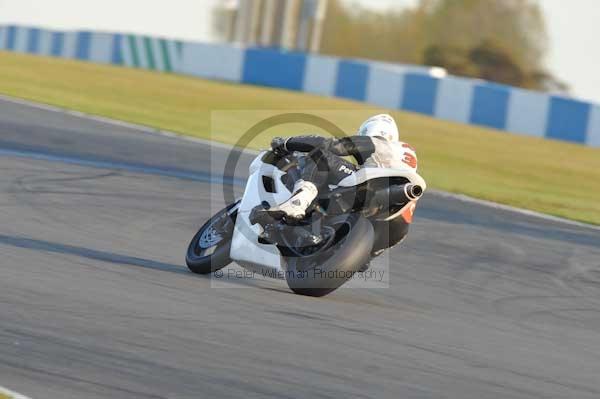 Motorcycle action photographs;donington;donington park leicestershire;donington photographs;event digital images;eventdigitalimages;no limits trackday;peter wileman photography;trackday;trackday digital images;trackday photos