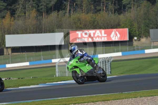 Motorcycle action photographs;donington;donington park leicestershire;donington photographs;event digital images;eventdigitalimages;no limits trackday;peter wileman photography;trackday;trackday digital images;trackday photos