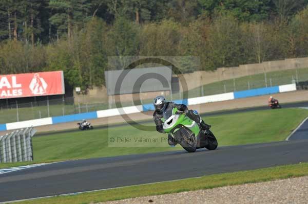 Motorcycle action photographs;donington;donington park leicestershire;donington photographs;event digital images;eventdigitalimages;no limits trackday;peter wileman photography;trackday;trackday digital images;trackday photos