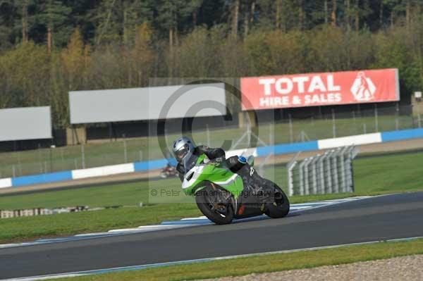 Motorcycle action photographs;donington;donington park leicestershire;donington photographs;event digital images;eventdigitalimages;no limits trackday;peter wileman photography;trackday;trackday digital images;trackday photos