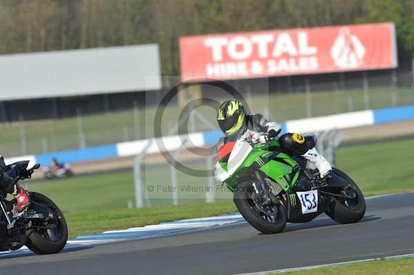 Motorcycle action photographs;donington;donington park leicestershire;donington photographs;event digital images;eventdigitalimages;no limits trackday;peter wileman photography;trackday;trackday digital images;trackday photos
