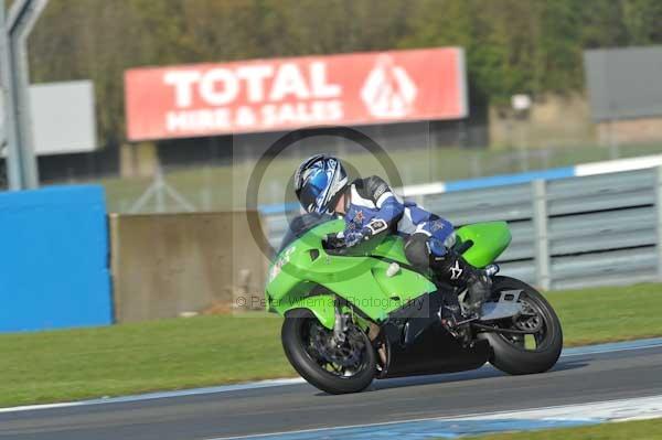 Motorcycle action photographs;donington;donington park leicestershire;donington photographs;event digital images;eventdigitalimages;no limits trackday;peter wileman photography;trackday;trackday digital images;trackday photos