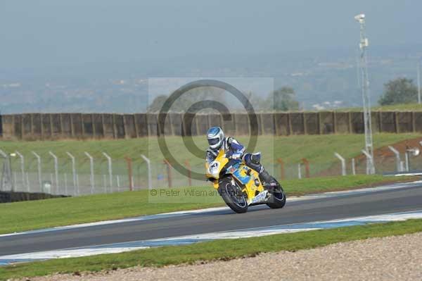 Motorcycle action photographs;donington;donington park leicestershire;donington photographs;event digital images;eventdigitalimages;no limits trackday;peter wileman photography;trackday;trackday digital images;trackday photos