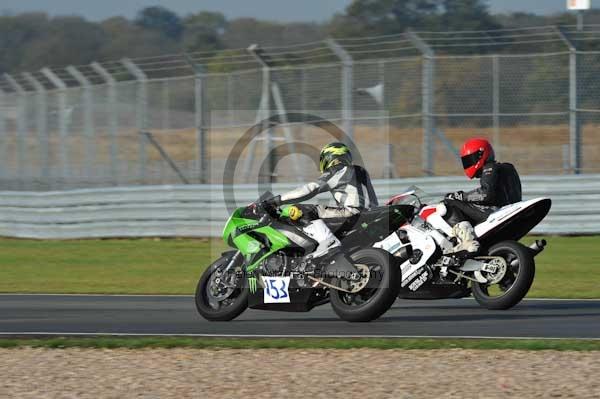 Motorcycle action photographs;donington;donington park leicestershire;donington photographs;event digital images;eventdigitalimages;no limits trackday;peter wileman photography;trackday;trackday digital images;trackday photos