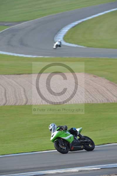 Motorcycle action photographs;donington;donington park leicestershire;donington photographs;event digital images;eventdigitalimages;no limits trackday;peter wileman photography;trackday;trackday digital images;trackday photos
