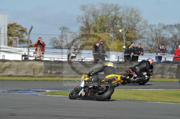 Motorcycle action photographs;donington;donington park leicestershire;donington photographs;event digital images;eventdigitalimages;no limits trackday;peter wileman photography;trackday;trackday digital images;trackday photos