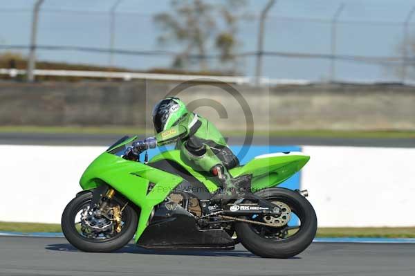 Motorcycle action photographs;donington;donington park leicestershire;donington photographs;event digital images;eventdigitalimages;no limits trackday;peter wileman photography;trackday;trackday digital images;trackday photos