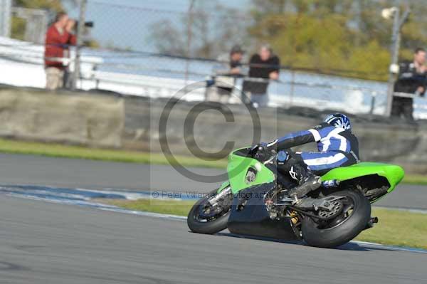 Motorcycle action photographs;donington;donington park leicestershire;donington photographs;event digital images;eventdigitalimages;no limits trackday;peter wileman photography;trackday;trackday digital images;trackday photos