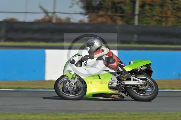 Motorcycle action photographs;donington;donington park leicestershire;donington photographs;event digital images;eventdigitalimages;no limits trackday;peter wileman photography;trackday;trackday digital images;trackday photos