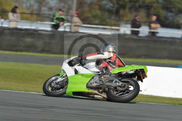 Motorcycle action photographs;donington;donington park leicestershire;donington photographs;event digital images;eventdigitalimages;no limits trackday;peter wileman photography;trackday;trackday digital images;trackday photos