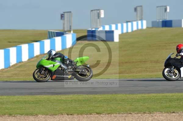 Motorcycle action photographs;donington;donington park leicestershire;donington photographs;event digital images;eventdigitalimages;no limits trackday;peter wileman photography;trackday;trackday digital images;trackday photos