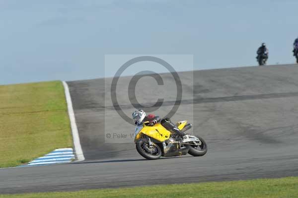 Motorcycle action photographs;donington;donington park leicestershire;donington photographs;event digital images;eventdigitalimages;no limits trackday;peter wileman photography;trackday;trackday digital images;trackday photos