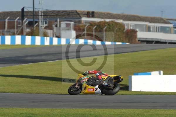 Motorcycle action photographs;donington;donington park leicestershire;donington photographs;event digital images;eventdigitalimages;no limits trackday;peter wileman photography;trackday;trackday digital images;trackday photos
