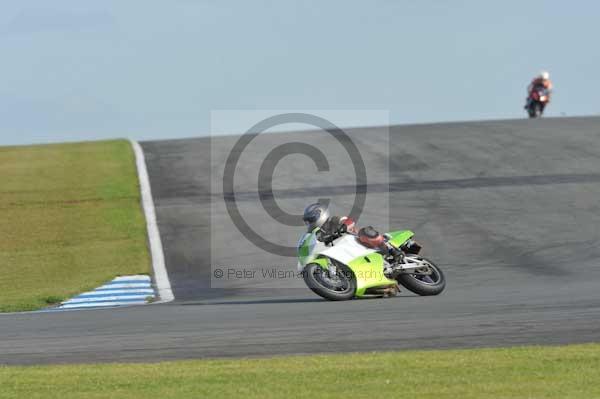 Motorcycle action photographs;donington;donington park leicestershire;donington photographs;event digital images;eventdigitalimages;no limits trackday;peter wileman photography;trackday;trackday digital images;trackday photos