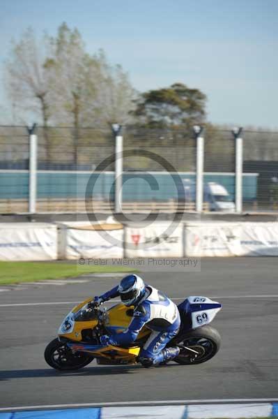 Motorcycle action photographs;donington;donington park leicestershire;donington photographs;event digital images;eventdigitalimages;no limits trackday;peter wileman photography;trackday;trackday digital images;trackday photos