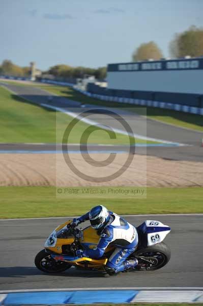 Motorcycle action photographs;donington;donington park leicestershire;donington photographs;event digital images;eventdigitalimages;no limits trackday;peter wileman photography;trackday;trackday digital images;trackday photos