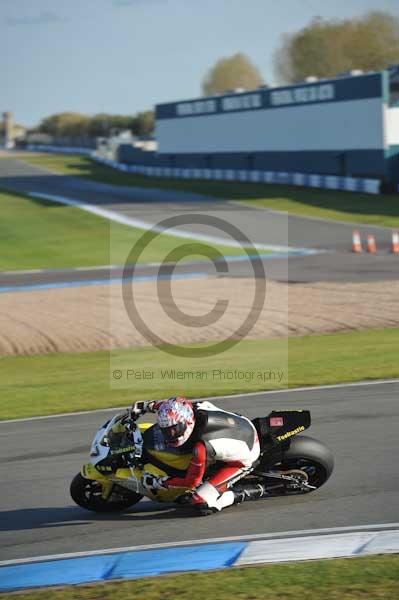 Motorcycle action photographs;donington;donington park leicestershire;donington photographs;event digital images;eventdigitalimages;no limits trackday;peter wileman photography;trackday;trackday digital images;trackday photos