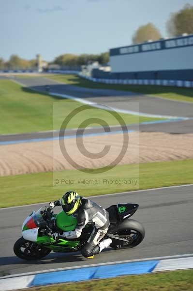 Motorcycle action photographs;donington;donington park leicestershire;donington photographs;event digital images;eventdigitalimages;no limits trackday;peter wileman photography;trackday;trackday digital images;trackday photos