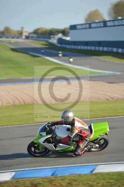 Motorcycle action photographs;donington;donington park leicestershire;donington photographs;event digital images;eventdigitalimages;no limits trackday;peter wileman photography;trackday;trackday digital images;trackday photos
