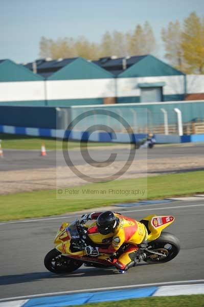 Motorcycle action photographs;donington;donington park leicestershire;donington photographs;event digital images;eventdigitalimages;no limits trackday;peter wileman photography;trackday;trackday digital images;trackday photos