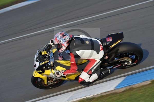 Motorcycle action photographs;donington;donington park leicestershire;donington photographs;event digital images;eventdigitalimages;no limits trackday;peter wileman photography;trackday;trackday digital images;trackday photos