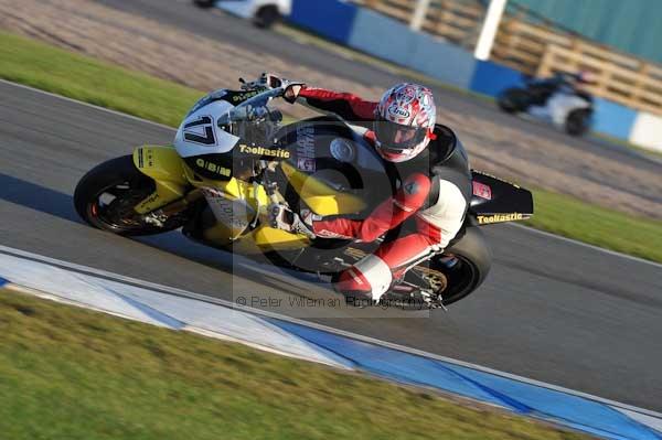 Motorcycle action photographs;donington;donington park leicestershire;donington photographs;event digital images;eventdigitalimages;no limits trackday;peter wileman photography;trackday;trackday digital images;trackday photos