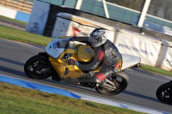 Motorcycle action photographs;donington;donington park leicestershire;donington photographs;event digital images;eventdigitalimages;no limits trackday;peter wileman photography;trackday;trackday digital images;trackday photos