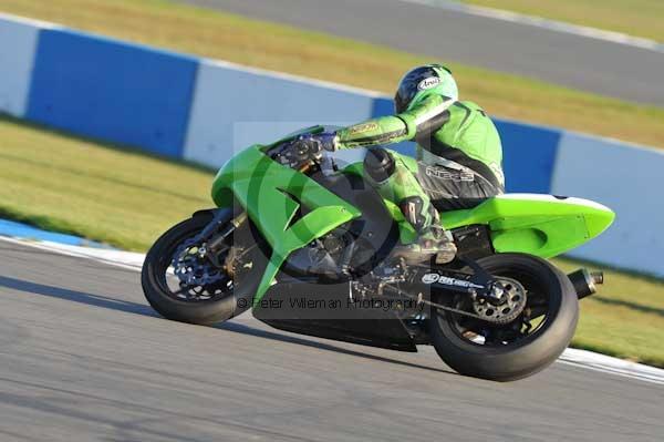 Motorcycle action photographs;donington;donington park leicestershire;donington photographs;event digital images;eventdigitalimages;no limits trackday;peter wileman photography;trackday;trackday digital images;trackday photos