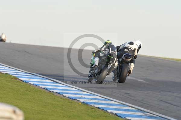 Motorcycle action photographs;donington;donington park leicestershire;donington photographs;event digital images;eventdigitalimages;no limits trackday;peter wileman photography;trackday;trackday digital images;trackday photos